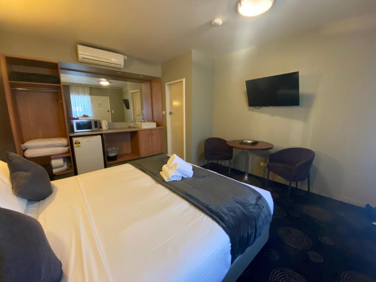 غولبورن The Astor Hotel Motel المظهر الخارجي الصورة