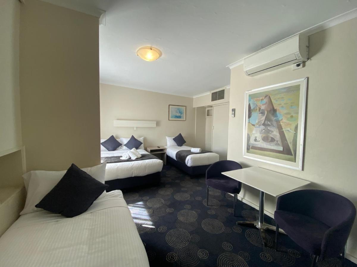 غولبورن The Astor Hotel Motel المظهر الخارجي الصورة