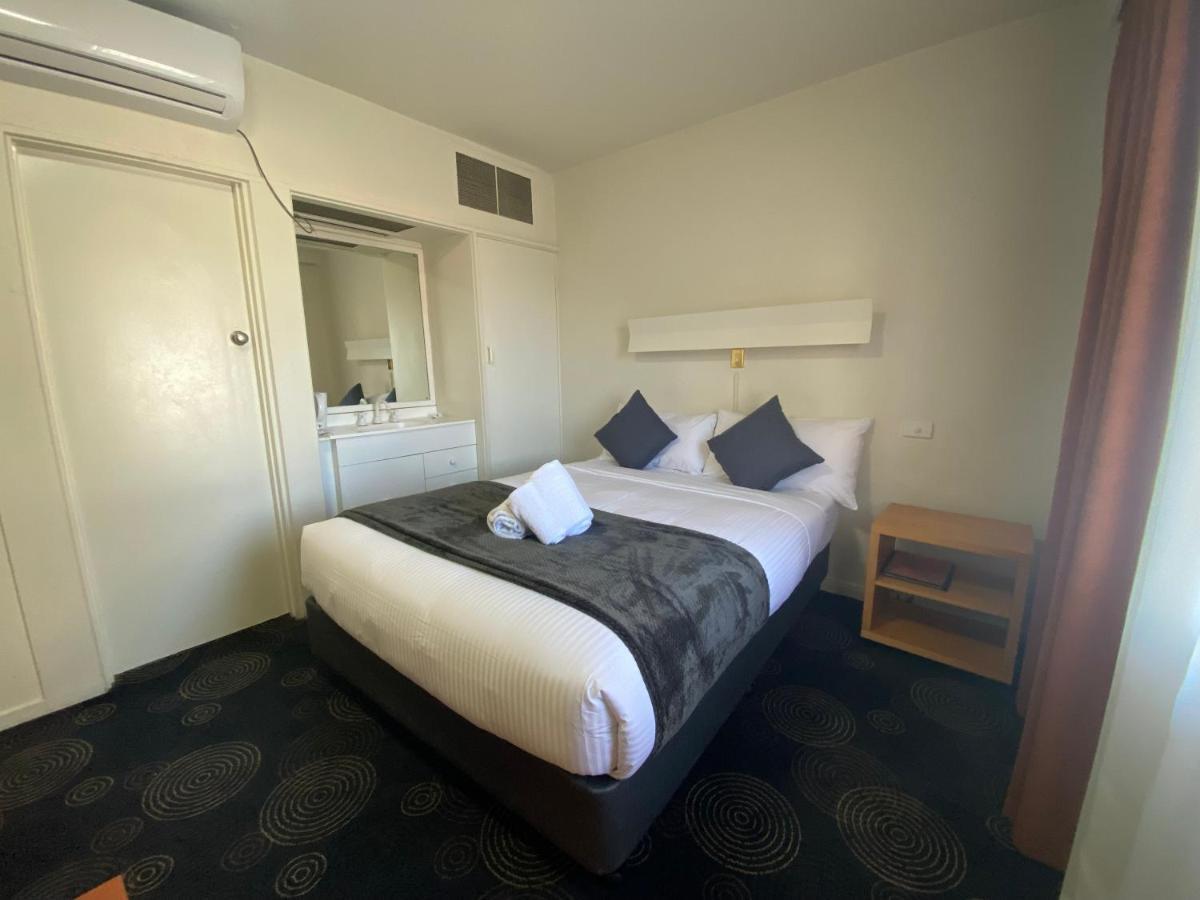 غولبورن The Astor Hotel Motel المظهر الخارجي الصورة